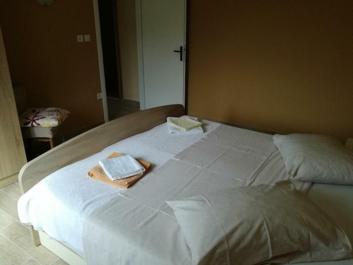 Feel Good Apartment Mundanije Экстерьер фото